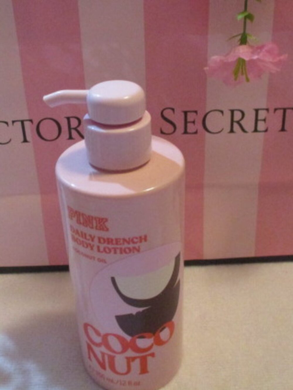 VICTORIA SECRETS PINK COCONUT BODY LOTION